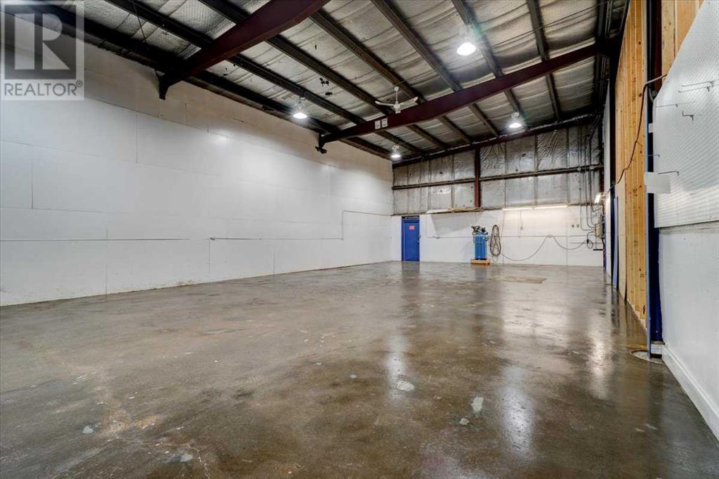 9113 111 Street Property Photo 32