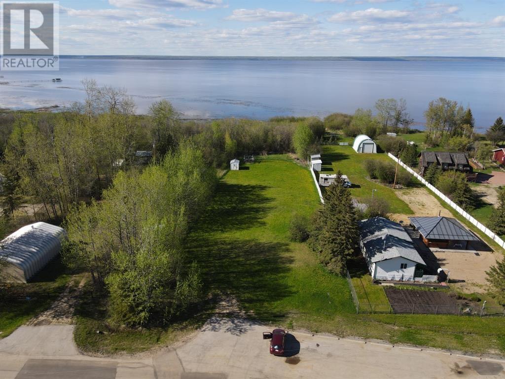 Lot 7 Peace River Ave Property Photo 3
