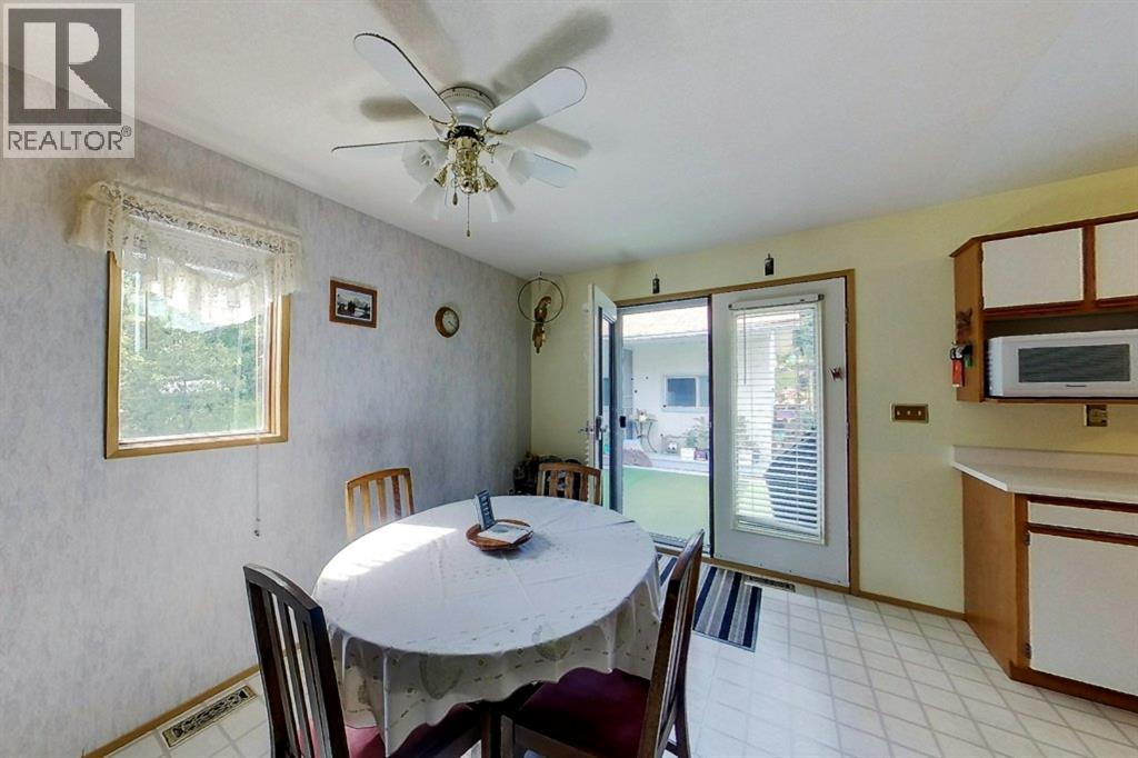 5114 49 Ave Property Photo 4