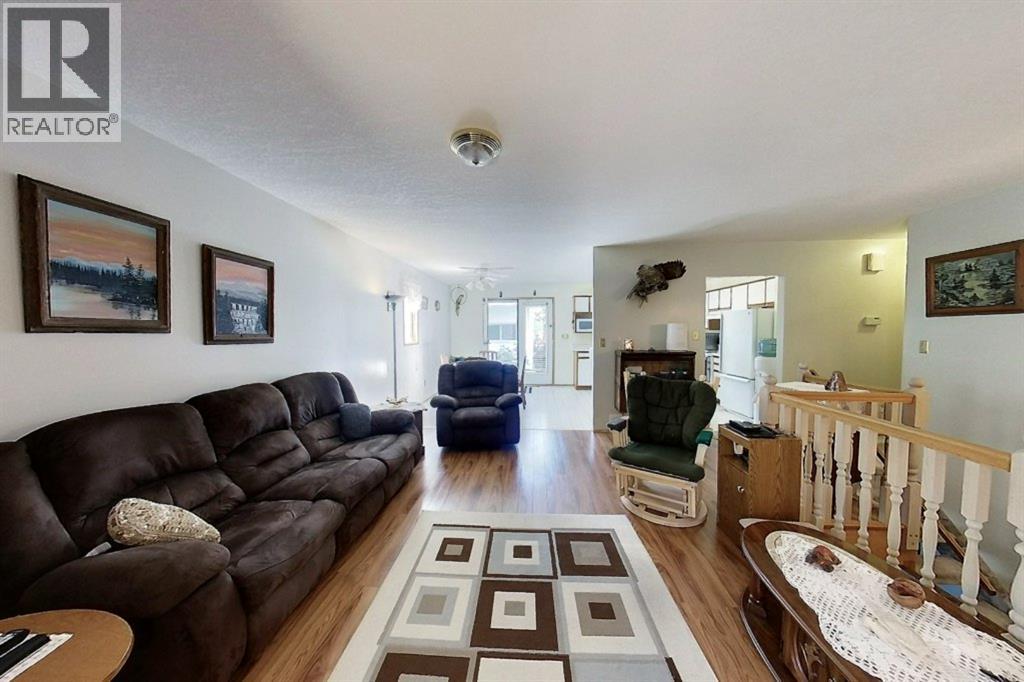 5114 49 Ave Property Photo 10