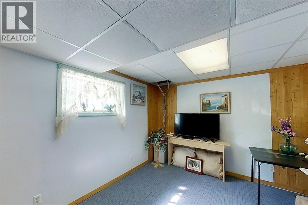 5114 49 Ave Property Photo 31