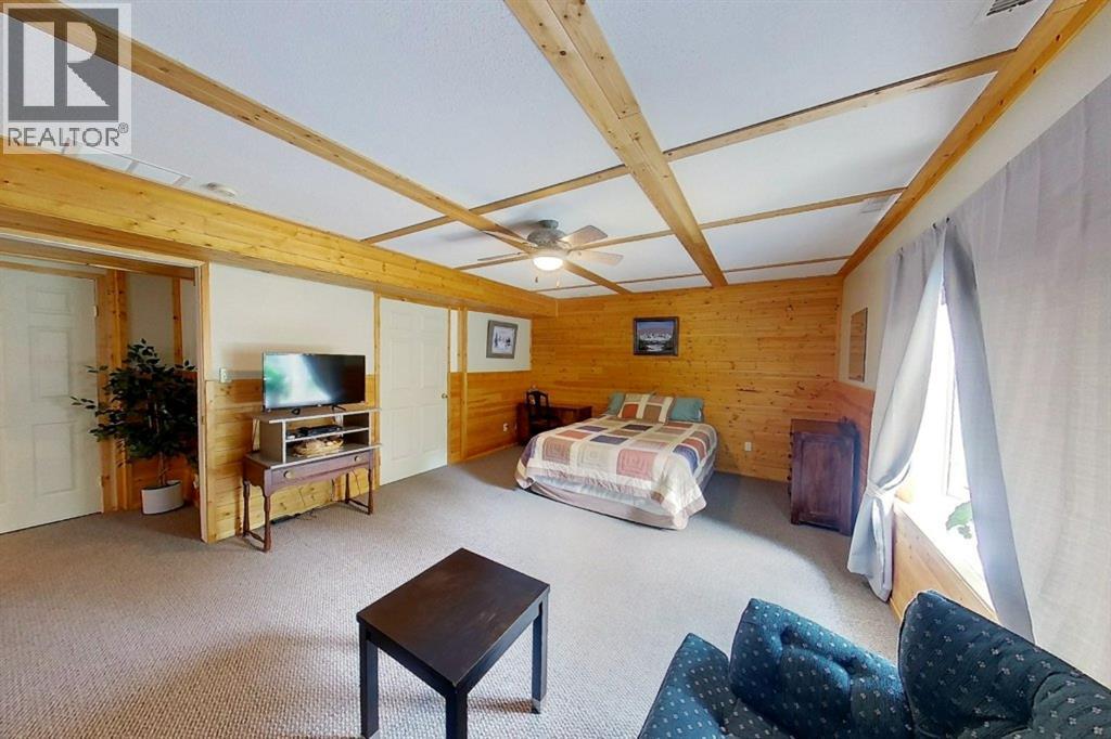 5114 49 Ave Property Photo 43