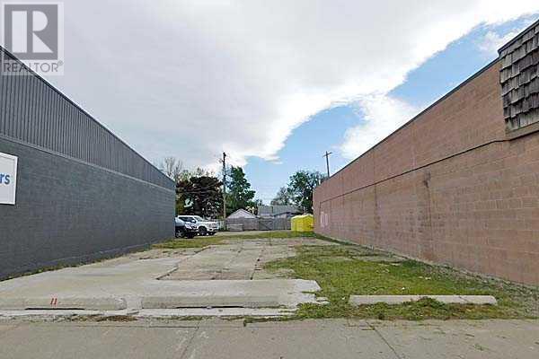 135 49th Avenue W Property Photo 3