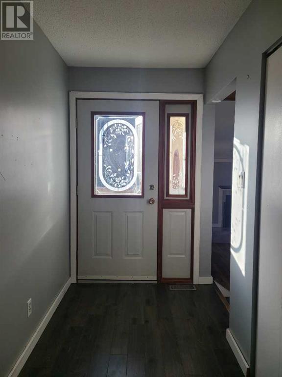 1414 53 Street Property Photo 3