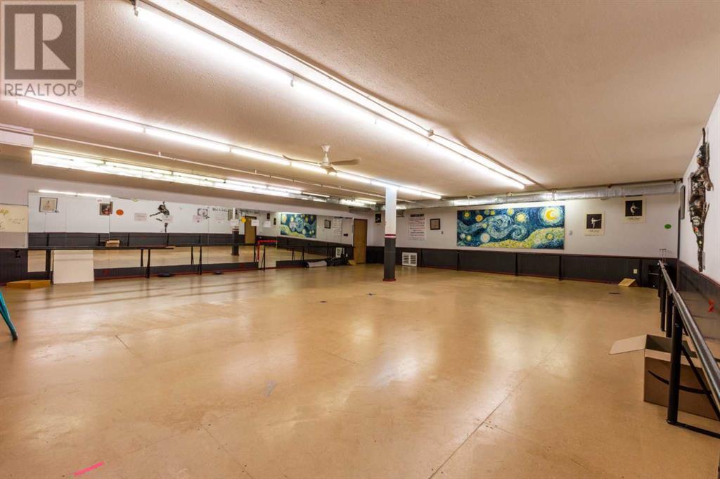 4814 49 Street Property Photo 2