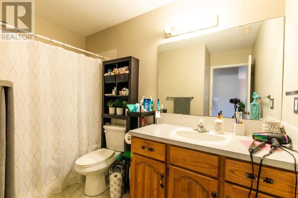 4814 49 Street Property Photo 41