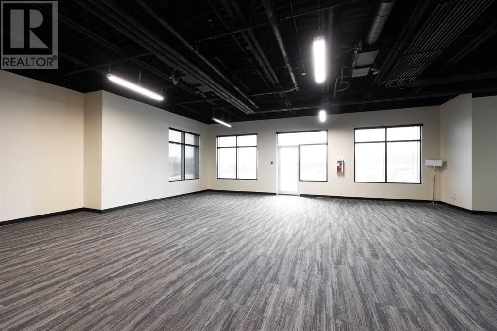 A, 420 Taiganova Crescent Property Photo 4
