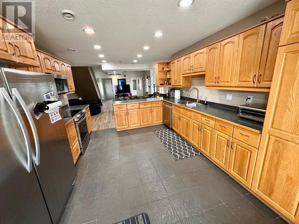 1506 42 Street Property Photo 7