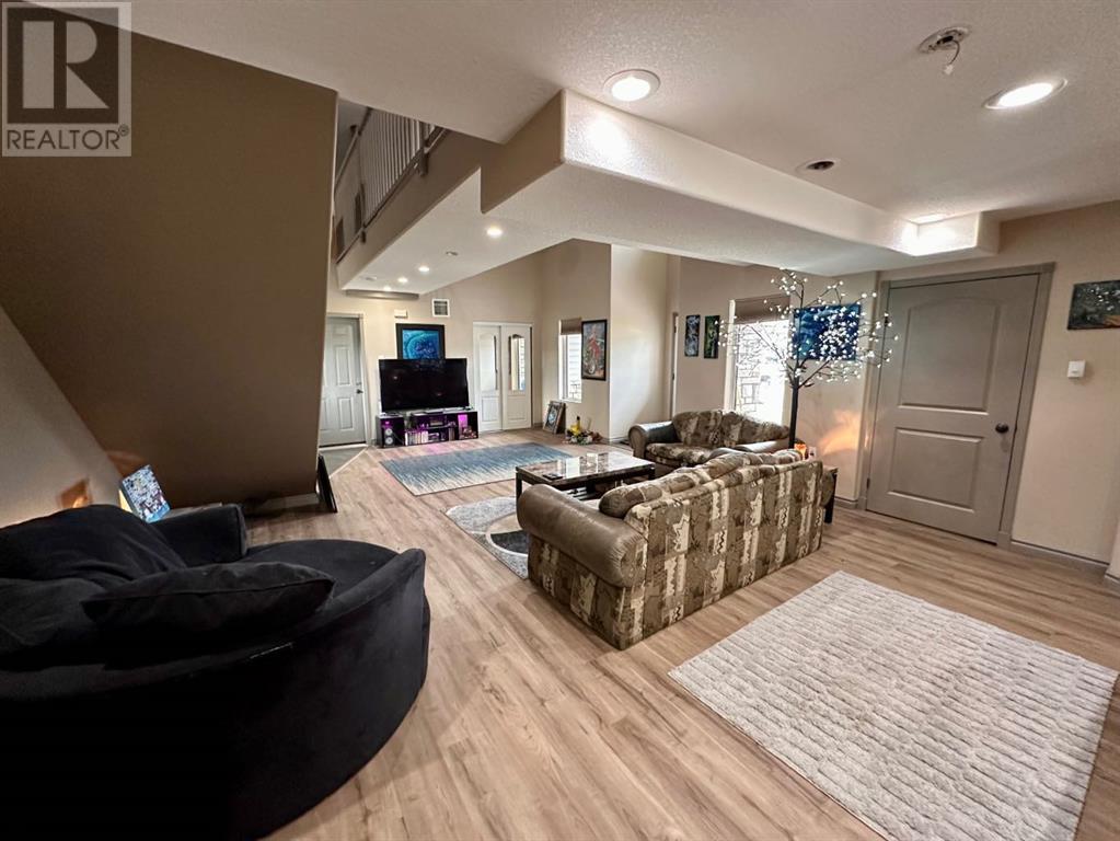 1506 42 Street Property Photo 8
