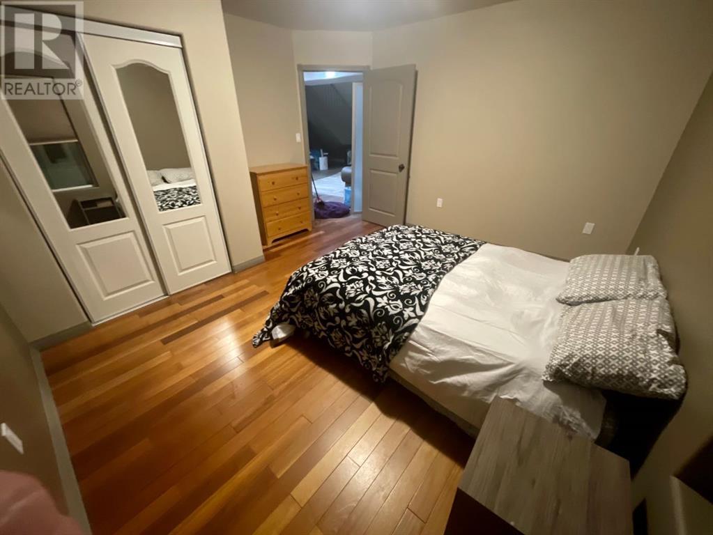 1506 42 Street Property Photo 14