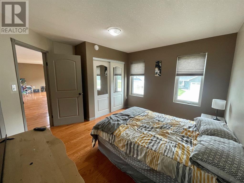 1506 42 Street Property Photo 23