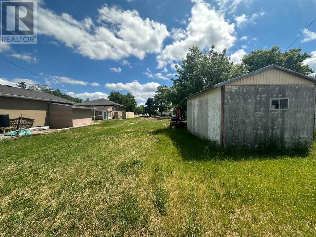 5125 3rd A Street Property Photo 3