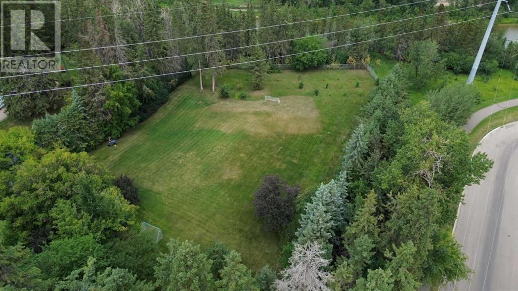 20 Cronquist Close Property Photo 1