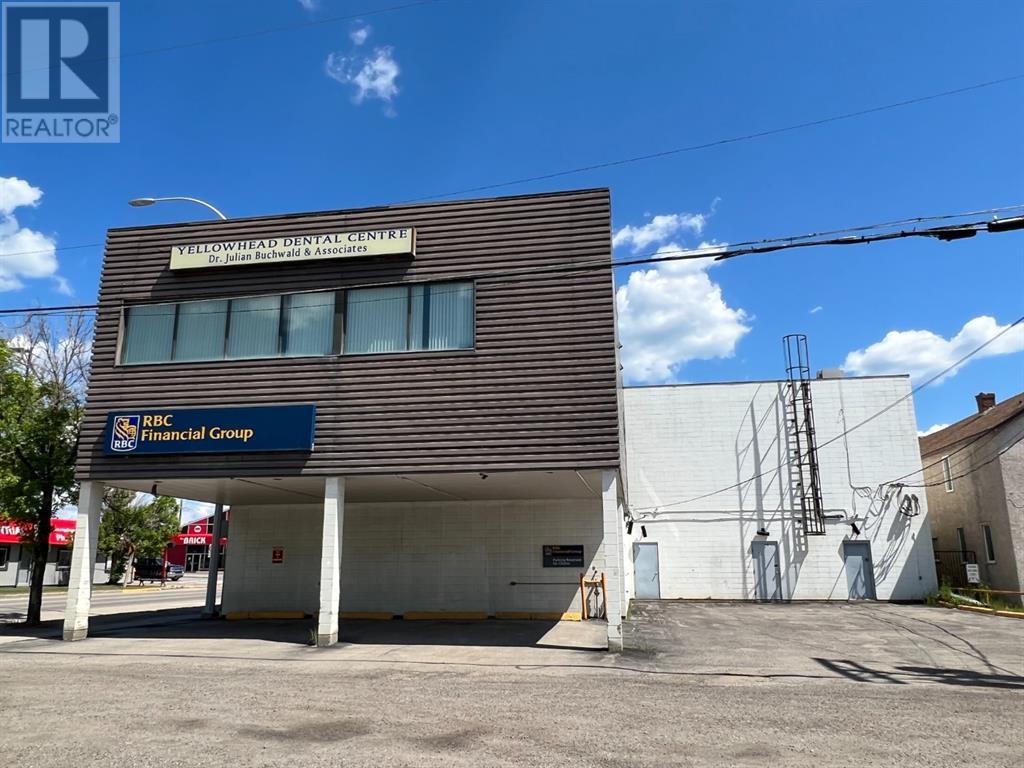 124 50 Street Property Photo 3