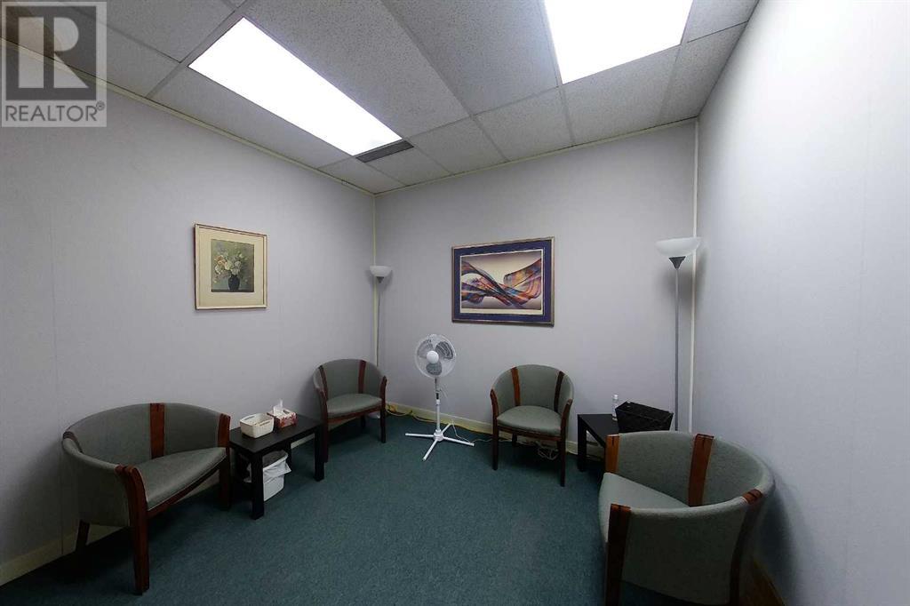 124 50 Street Property Photo 15