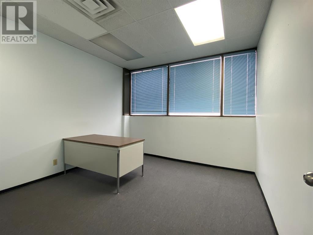 124 50 Street Property Photo 26