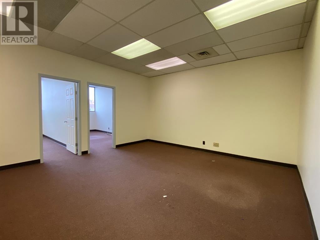 124 50 Street Property Photo 27