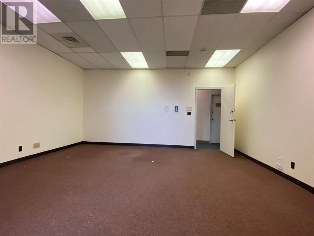 124 50 Street Property Photo 28