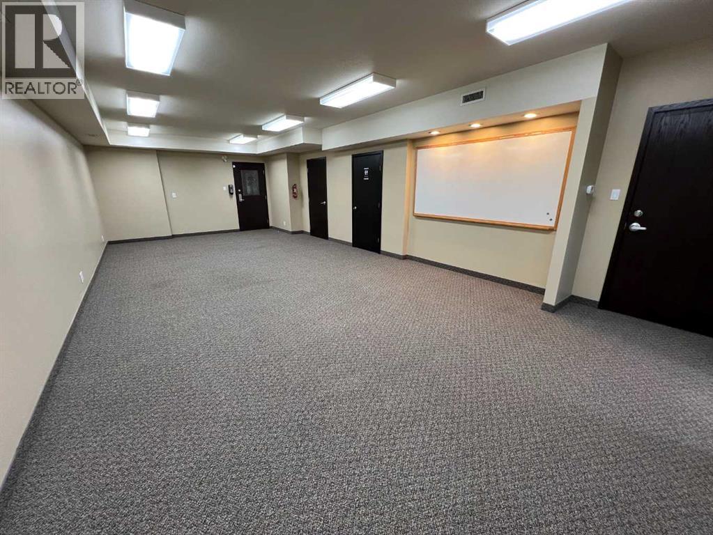 205, 10134 97 Avenue Property Photo 3