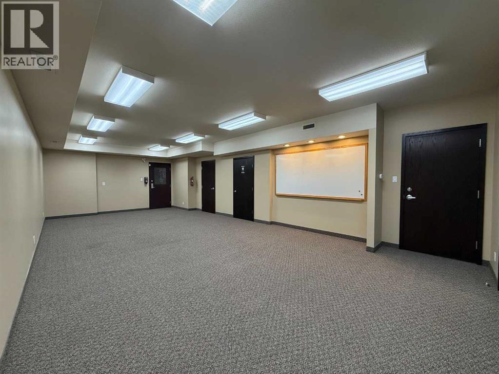 205, 10134 97 Avenue Property Photo 4