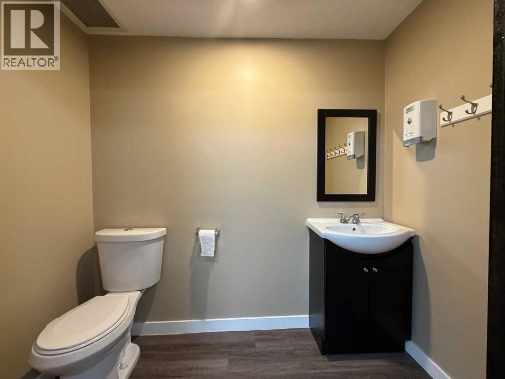 205, 10134 97 Avenue Property Photo 8