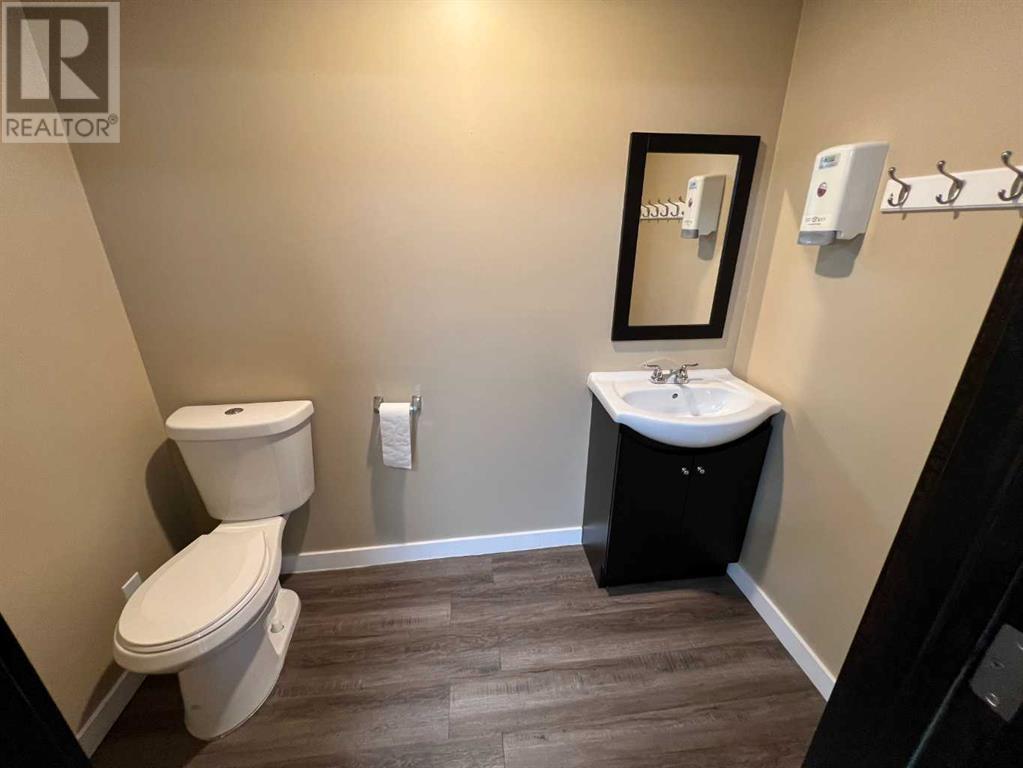205, 10134 97 Avenue Property Photo 9