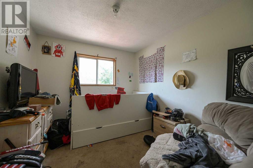 2220 22 Avenue Property Photo 6