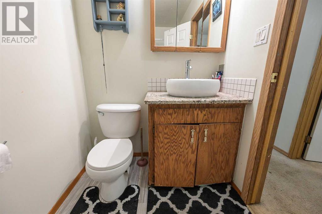 2220 22 Avenue Property Photo 11