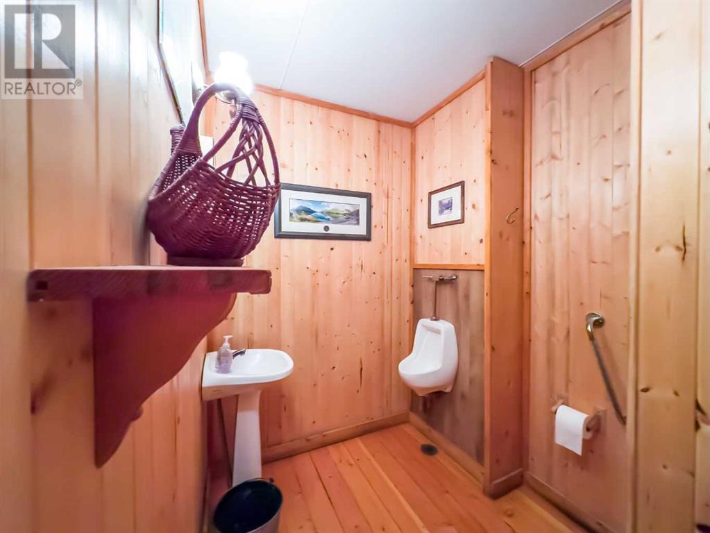 8301 20 Avenue Property Photo 14