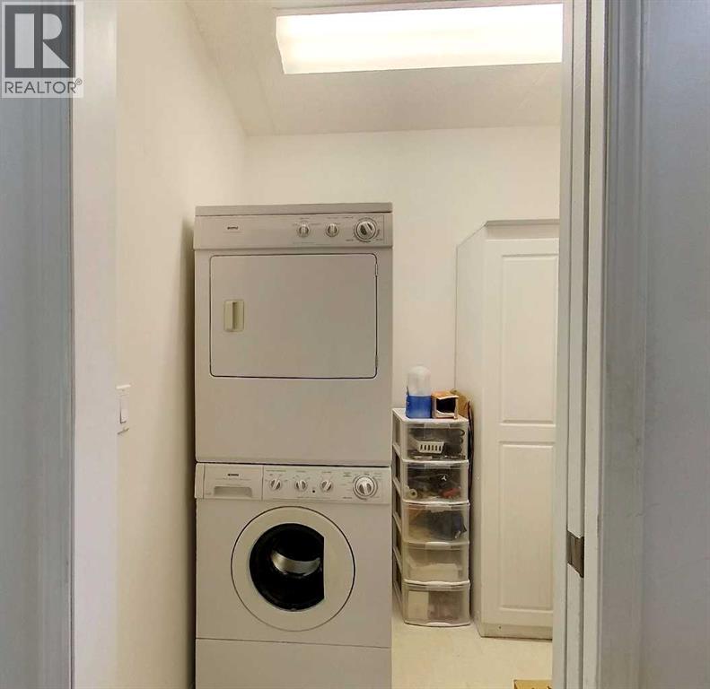 777 48 Street Property Photo 18