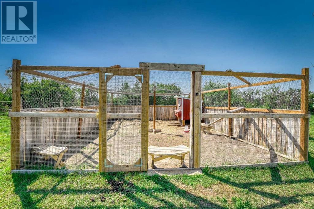 281008 Highway 527 Property Photo 6