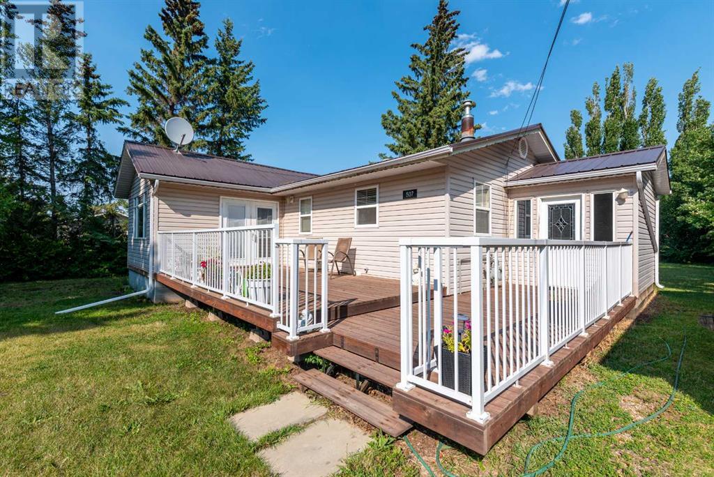 507 1 Street E Property Photo 6