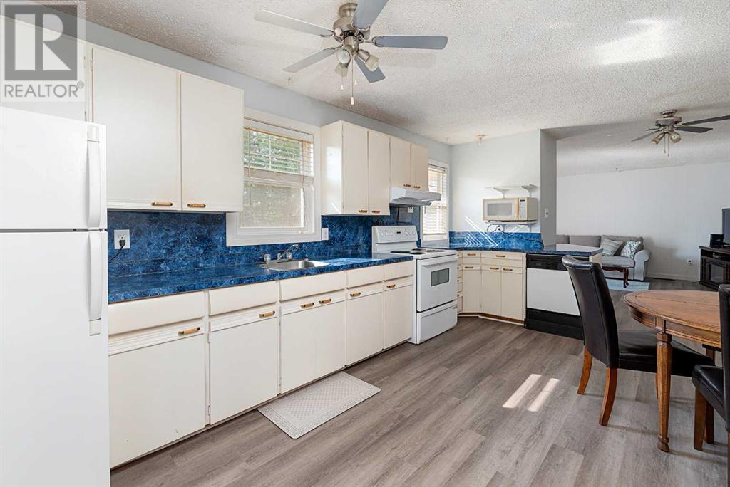 507 1 Street E Property Photo 8