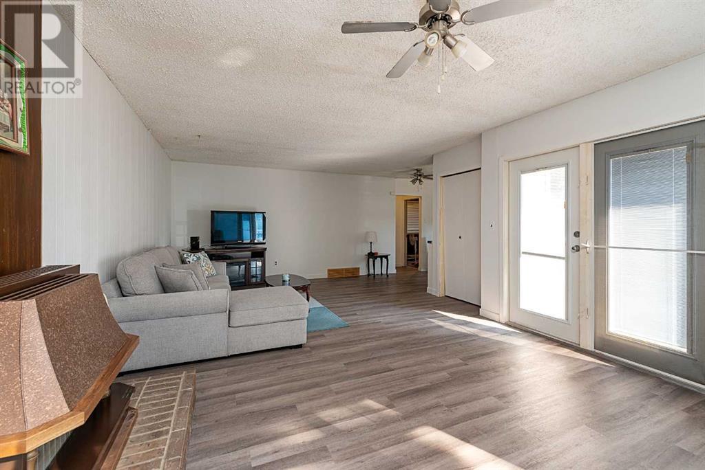 507 1 Street E Property Photo 16