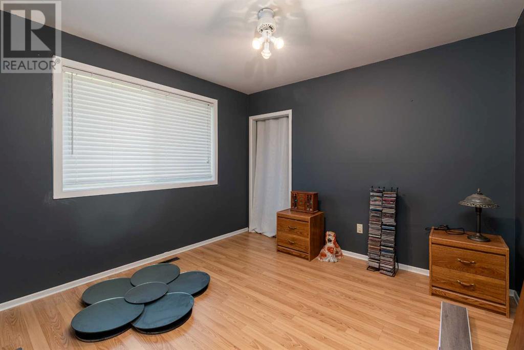 507 1 Street E Property Photo 20