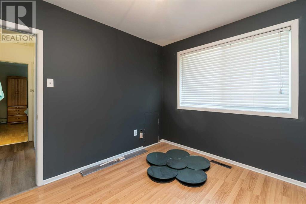 507 1 Street E Property Photo 21