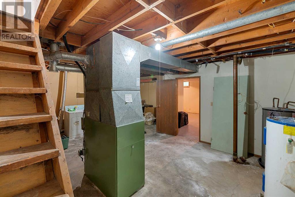 507 1 Street E Property Photo 22