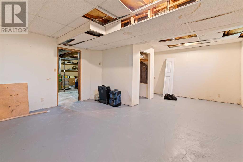 507 1 Street E Property Photo 24