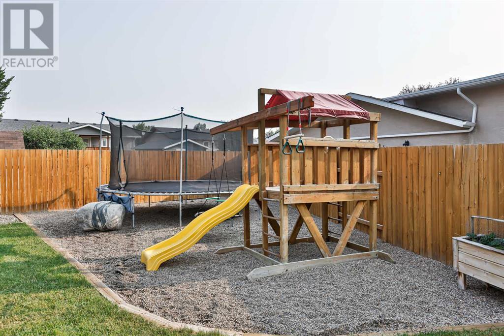 5831 46a Street Property Photo 9