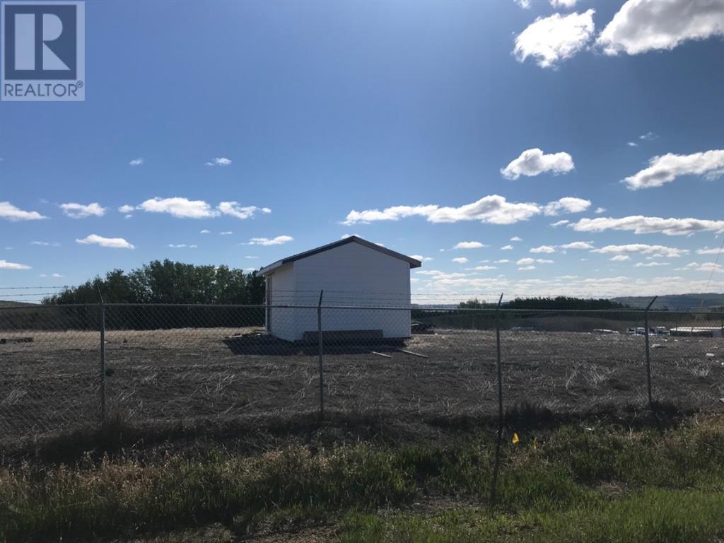 8607 75 Street Property Photo 2
