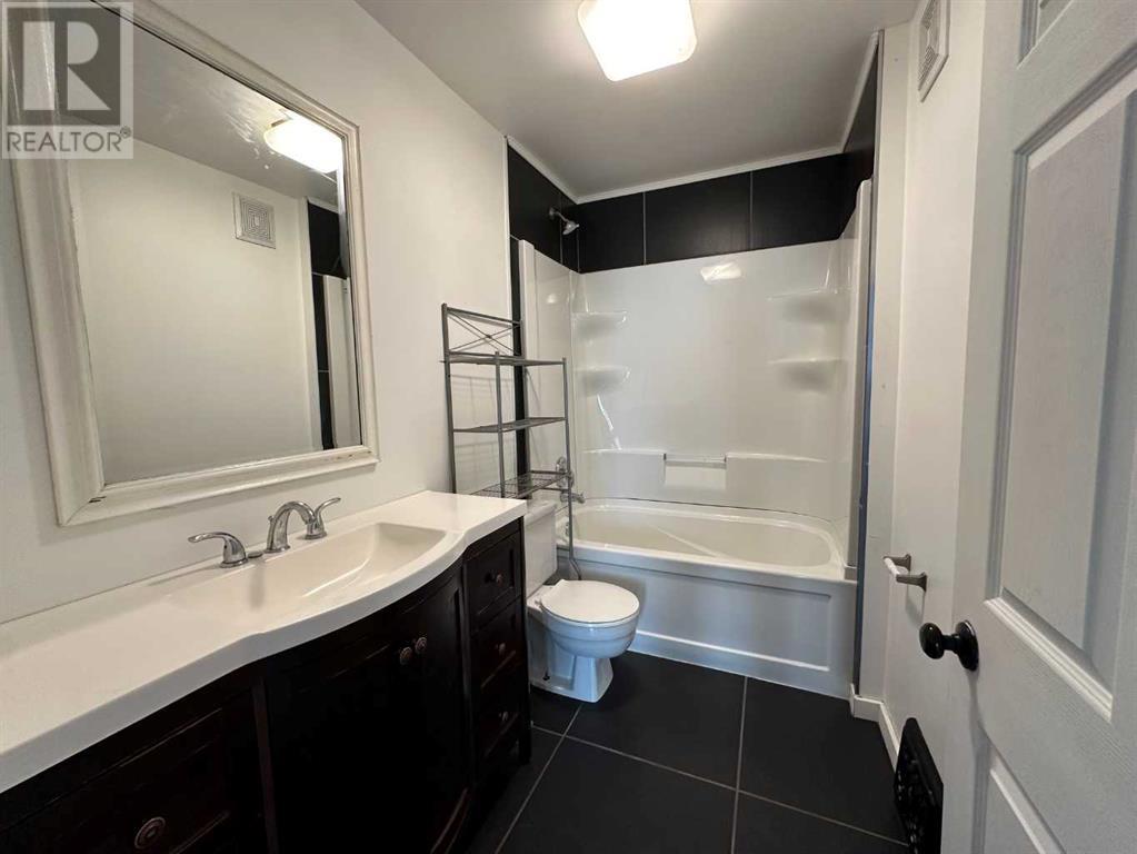5123 49 Street Property Photo 6