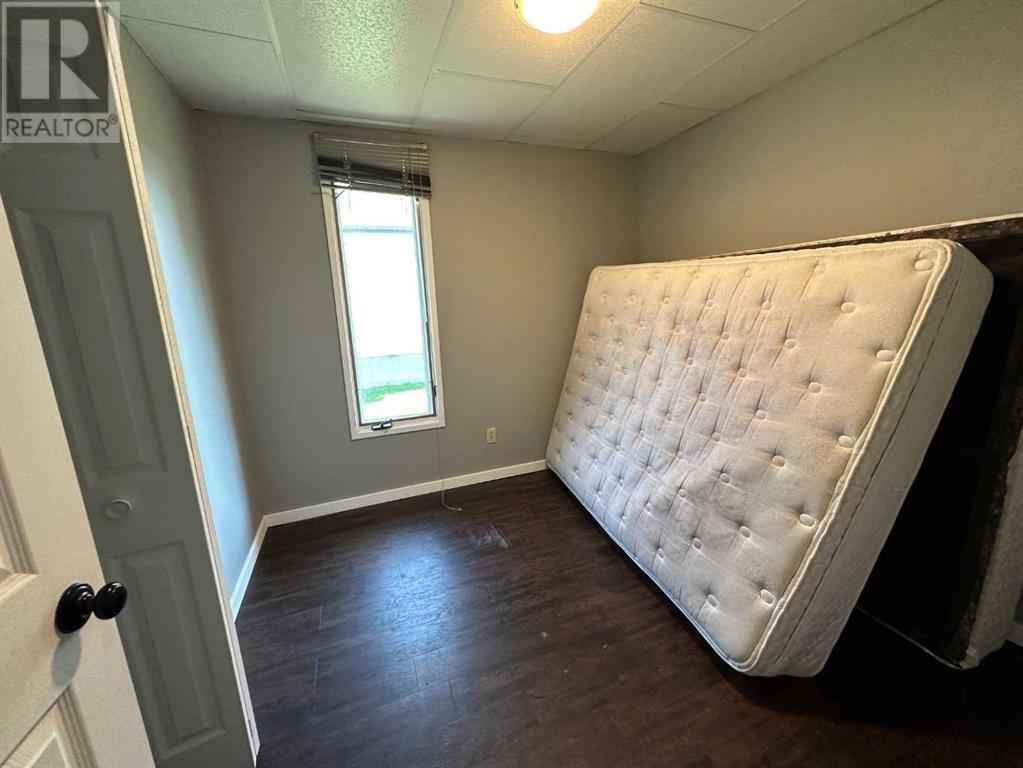 5123 49 Street Property Photo 10