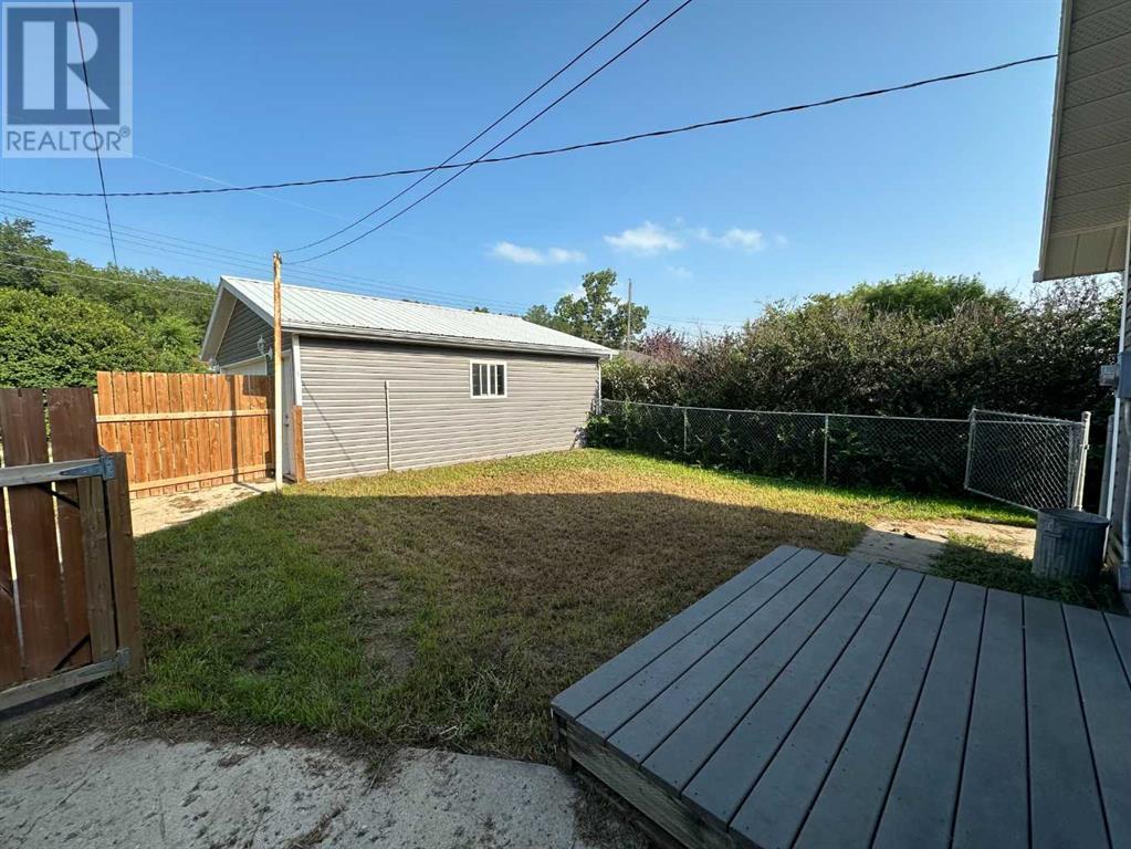 5123 49 Street Property Photo 12