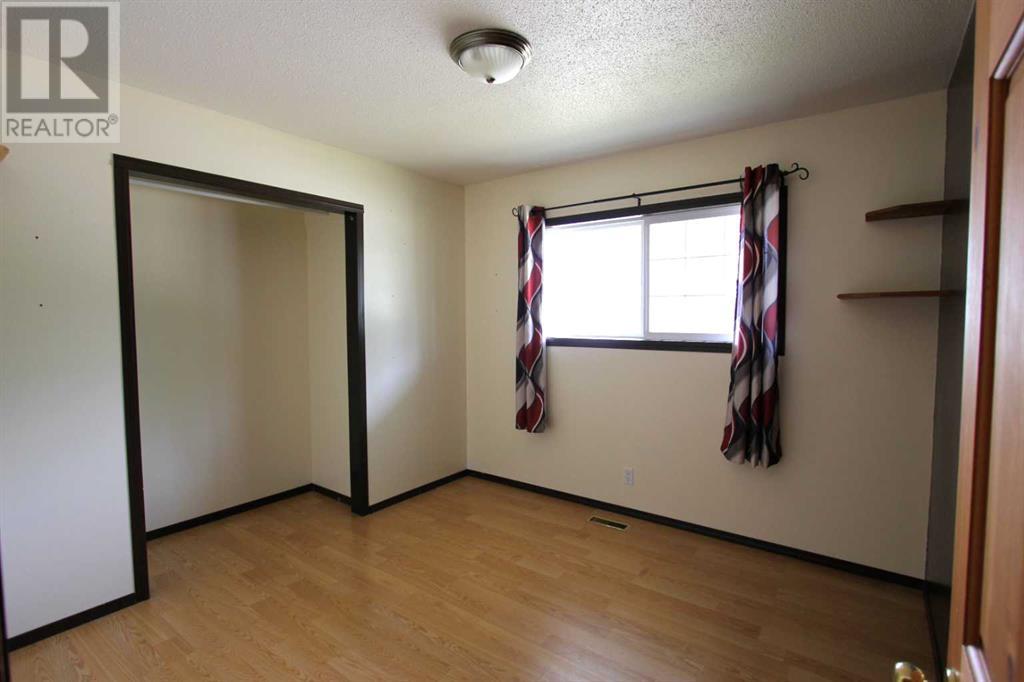 4810 55 Avenue Property Photo 7