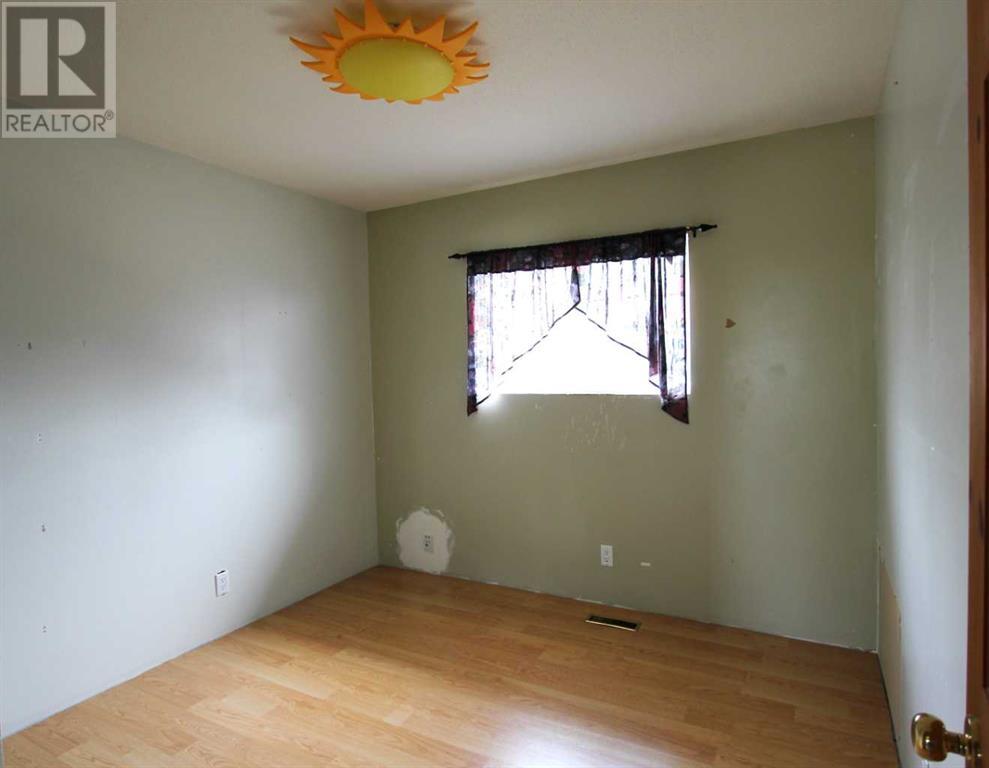 4810 55 Avenue Property Photo 10