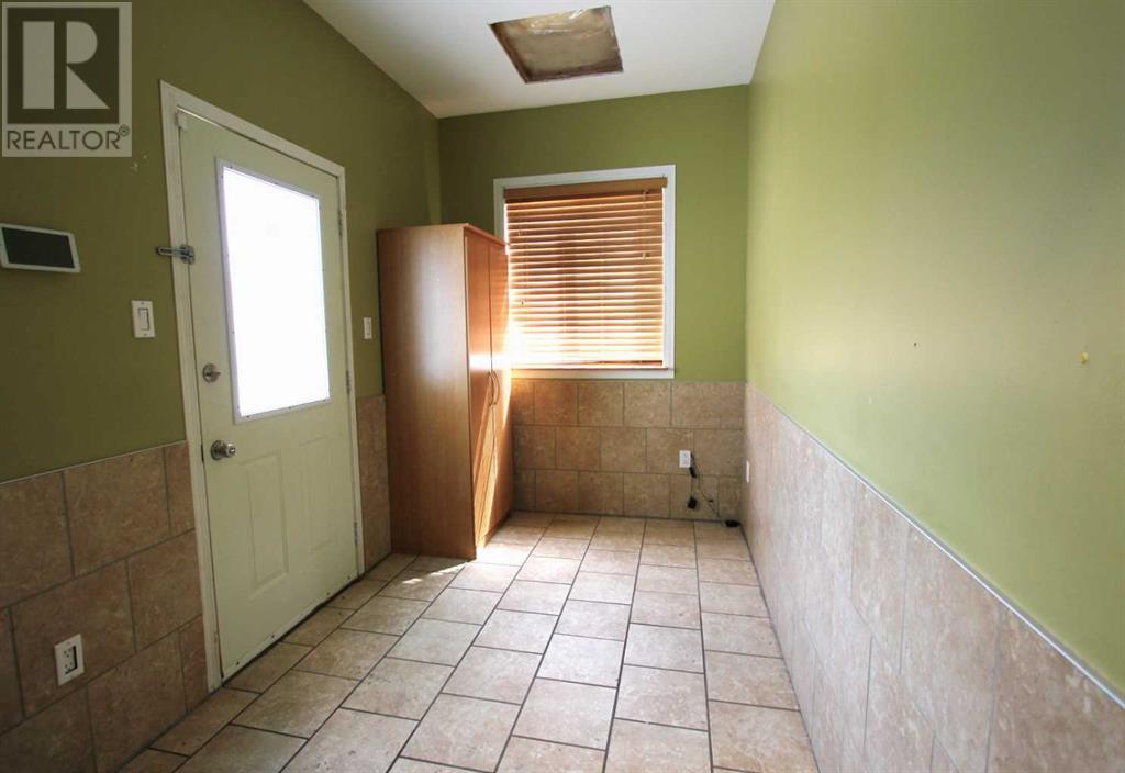 4810 55 Avenue Property Photo 11