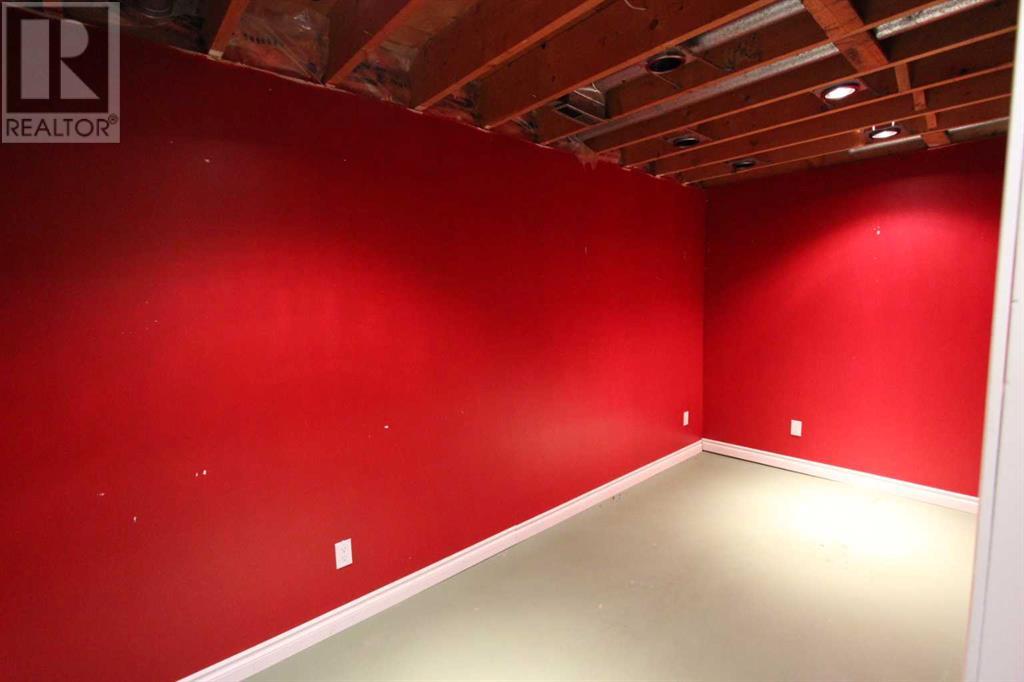 4810 55 Avenue Property Photo 18