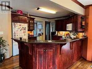302 8 Avenue Property Photo 3