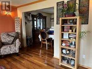 302 8 Avenue Property Photo 6