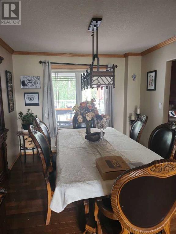 302 8 Avenue Property Photo 7